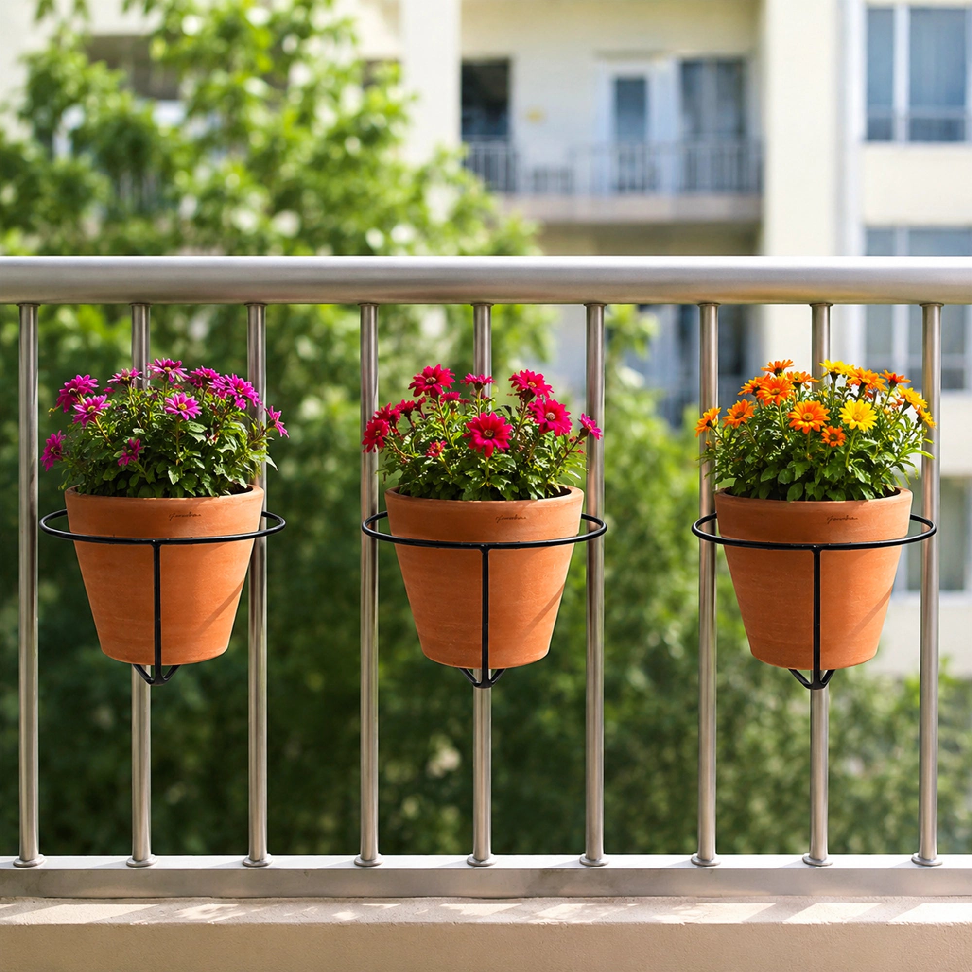 Ring Nest Railing Planter Holder for Balcony | Urban Plant
