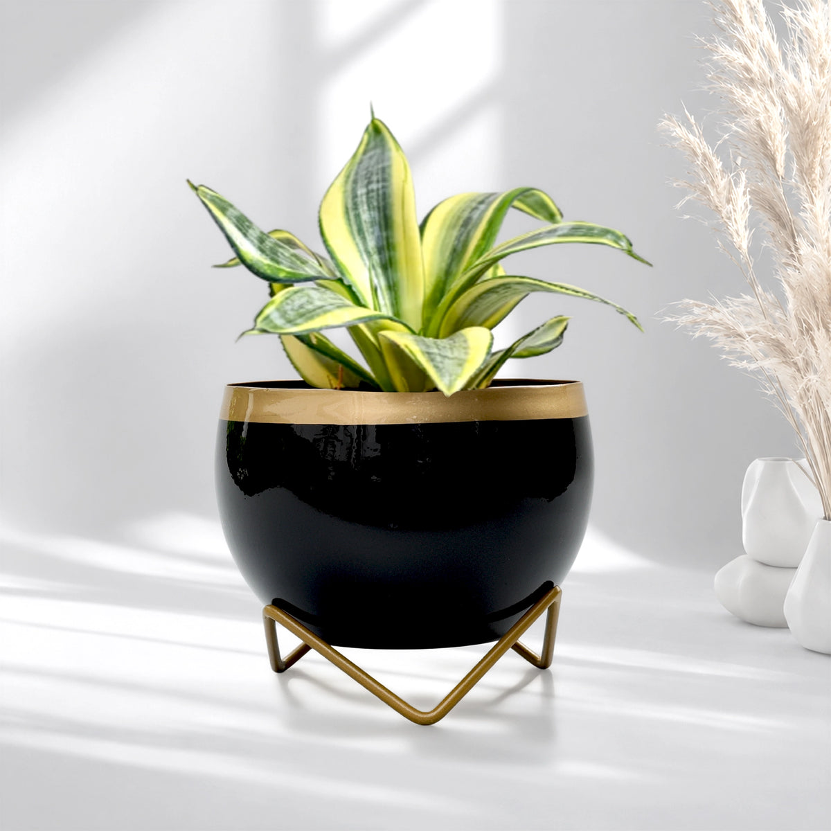 Petite Metal Pots