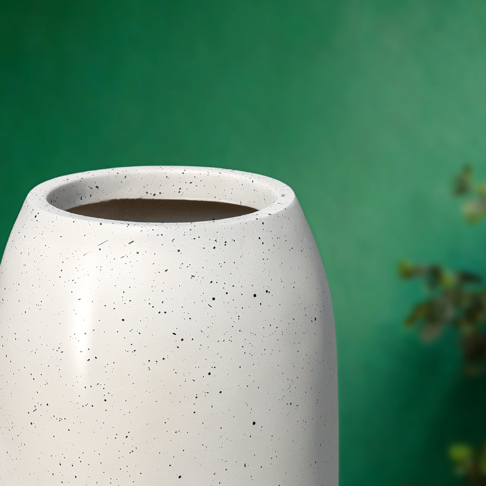 VERTICA Planter – H23 (5 Years Warranty) | Closeup 