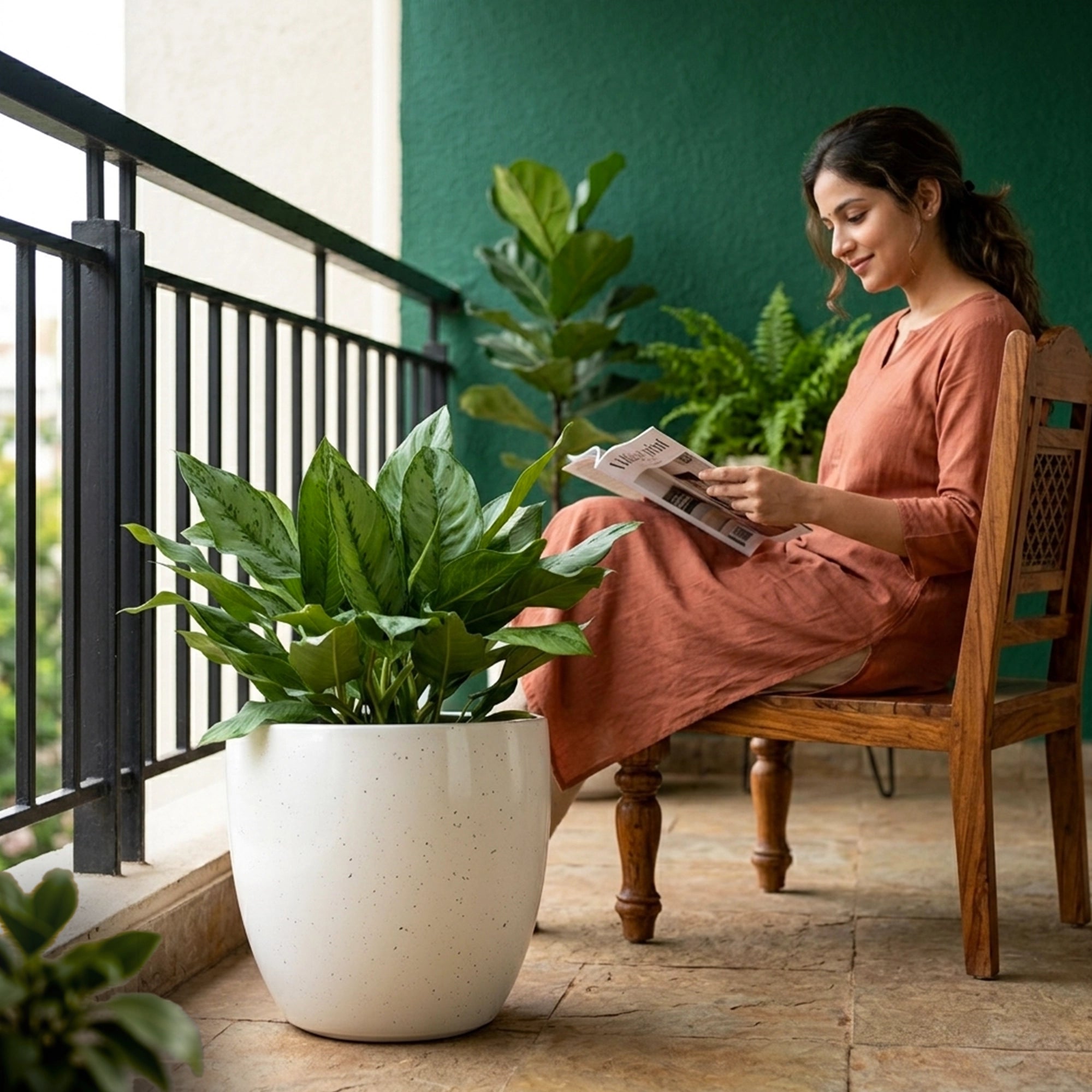 CURVA Planter – M14 (5 Years Warranty) | Balcony Usage 