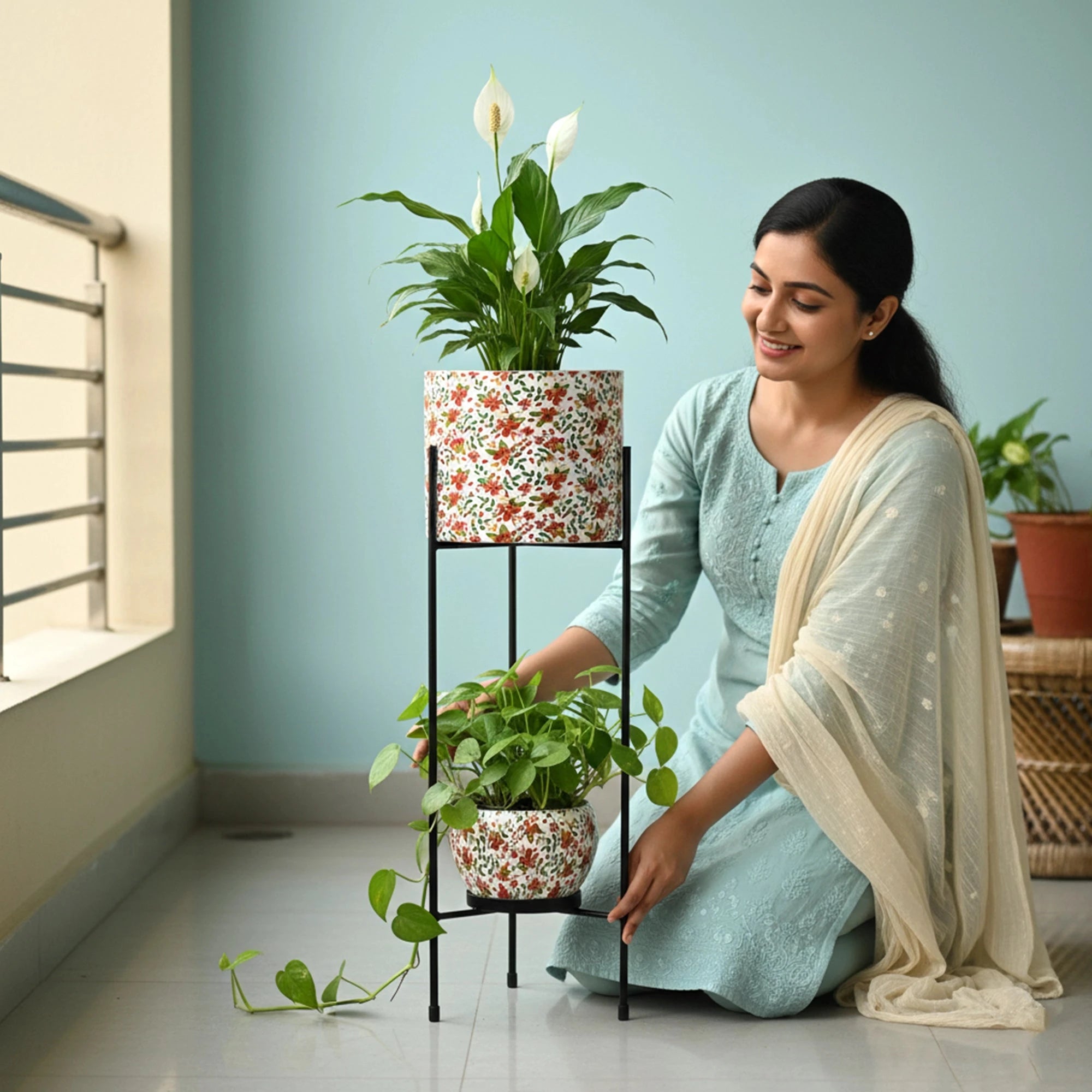 Vantira Planter with Stand Metal Planter Urban Plant 